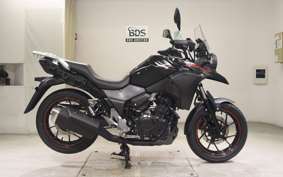 SUZUKI Vｽﾄﾛｰﾑ250A 2022