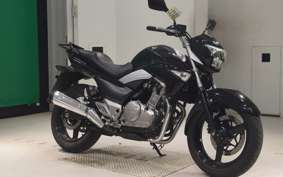 SUZUKI GSR250