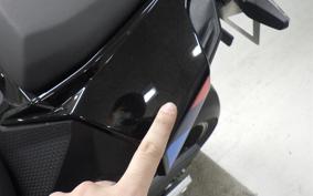 BMW M1000RR 2025