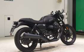 MOTO GUZZI V7 STONE 2023