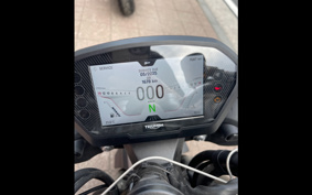 TRIUMPH  TRIUMPH  STREET  TRIPLE RS 2023 HDA614