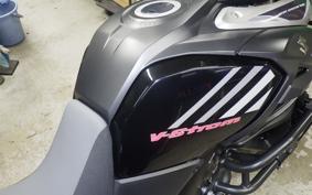 SUZUKI DL1000 ( V-Strom 1000 ) A 2015 VU51A