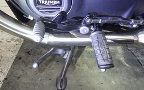 TRIUMPH BONNEVILLE BOBBER 2024