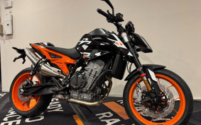 KTM 890 DUKE GP TU940