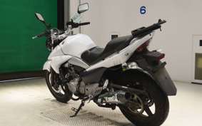 SUZUKI GSR250