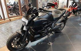 DUCATI DIAVEL DARK 2015