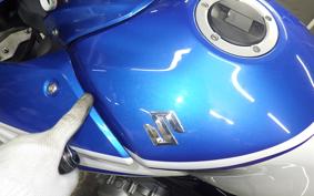 SUZUKI GSR250 2017