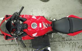HONDA CBR650R E-Clutch 2025 RH17