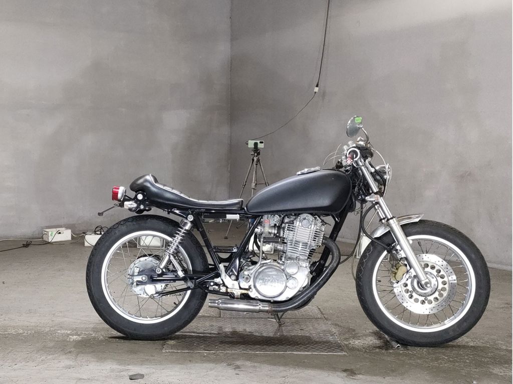 Фото Yamaha SR400 2001 с японского аукциона