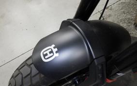 HUSQVARNA スバルトピレン801 2025