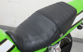 KAWASAKI ZRX400 2006 ZR400E