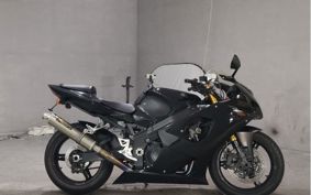 SUZUKI GSX-R1000 2004 BZ121