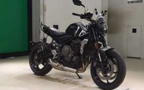 TRIUMPH TRIDENT 660 2022