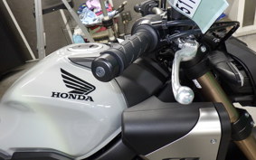 HONDA CB650R E-Clutch 2024 RH17