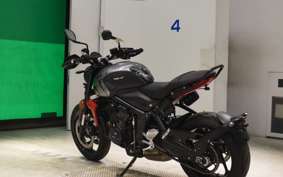 TRIUMPH TRIDENT 660 2023