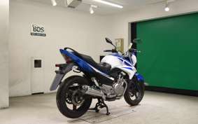 SUZUKI GSR250 2004