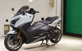 YAMAHA T-MAX 560 2025 SJ21J
