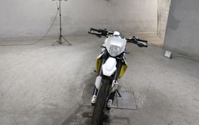 OTHER HUSQUARNA 701 SUPERMOTO 2017 USV