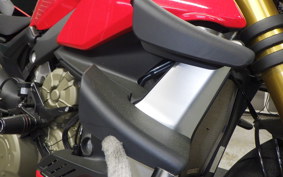 DUCATI STREETFIGHTER V4 S 2021