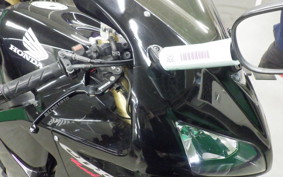 HONDA CBR600RR GEN 2 2005 PC37