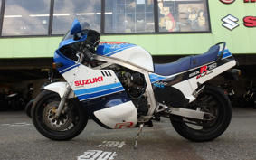 SUZUKI GSX-R750 1985 GR71F