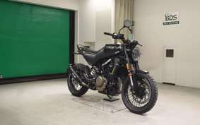 HUSQVARNA SVARTPILEN 401 2025