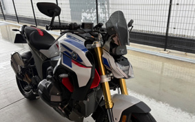 BMW R1300R 2026 0M51