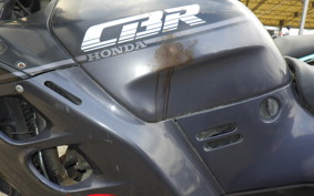 HONDA CBR750 1987 RC27