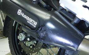 HUSQVARNA SVARTPILEN 401 2021
