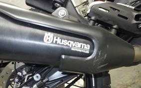 HUSQVARNA SVARTPILEN 401 2022