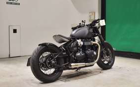 TRIUMPH BONNEVILLE BOBBER 2022