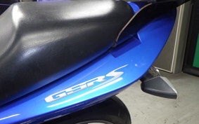 SUZUKI GSR250S