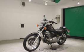 YAMAHA VIRAGO 250 2004 3DM