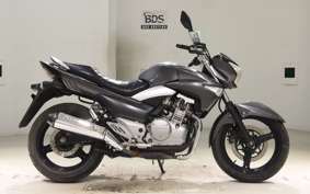 SUZUKI GSR250