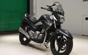 SUZUKI GSR250 2009