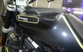 HUSQVARNA SVARTPILEN 401 2018