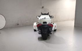 BRP CAN-AM SPIDER RT ..