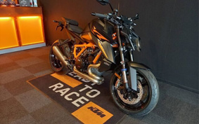 KTM 1390 SUPER DUKE R EVO V3940