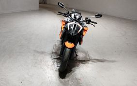 KTM 1290 SUPER  DUKE R V3940