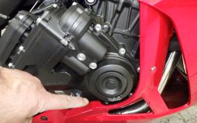 HONDA CBR650R E-Clutch 2025 RH17