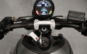 TRIUMPH  TRIUMPH  TRIDENT 660 LGL10U