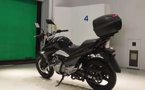 SUZUKI GSR250 2023