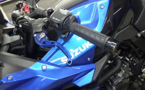 SUZUKI GSX-8R 2024