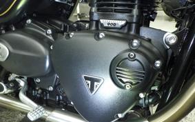 TRIUMPH STREET TWIN 2021