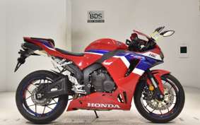 HONDA CBR600RR 2024 PC40