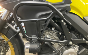 SUZUKI DL650 ( V-Strom 650 ) 2018 C733A