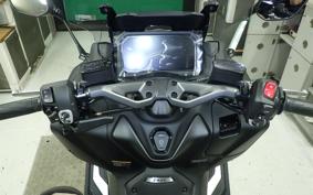 YAMAHA T-MAX 560 2026 SJ21J