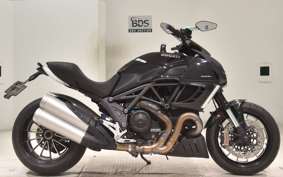 DUCATI DIAVEL 2011