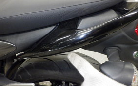 SUZUKI ｸﾞﾗﾃﾞｨｳｽ400 2014