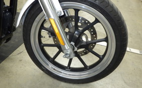 HARLEY XL883LI 2015